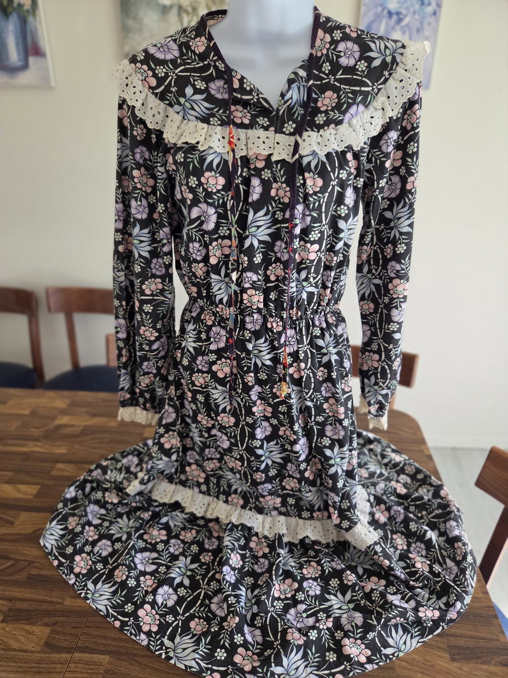 Vtg 70s Calico Floral Cottagecore Prairie Black Colorful Lace Trim Dress Lg